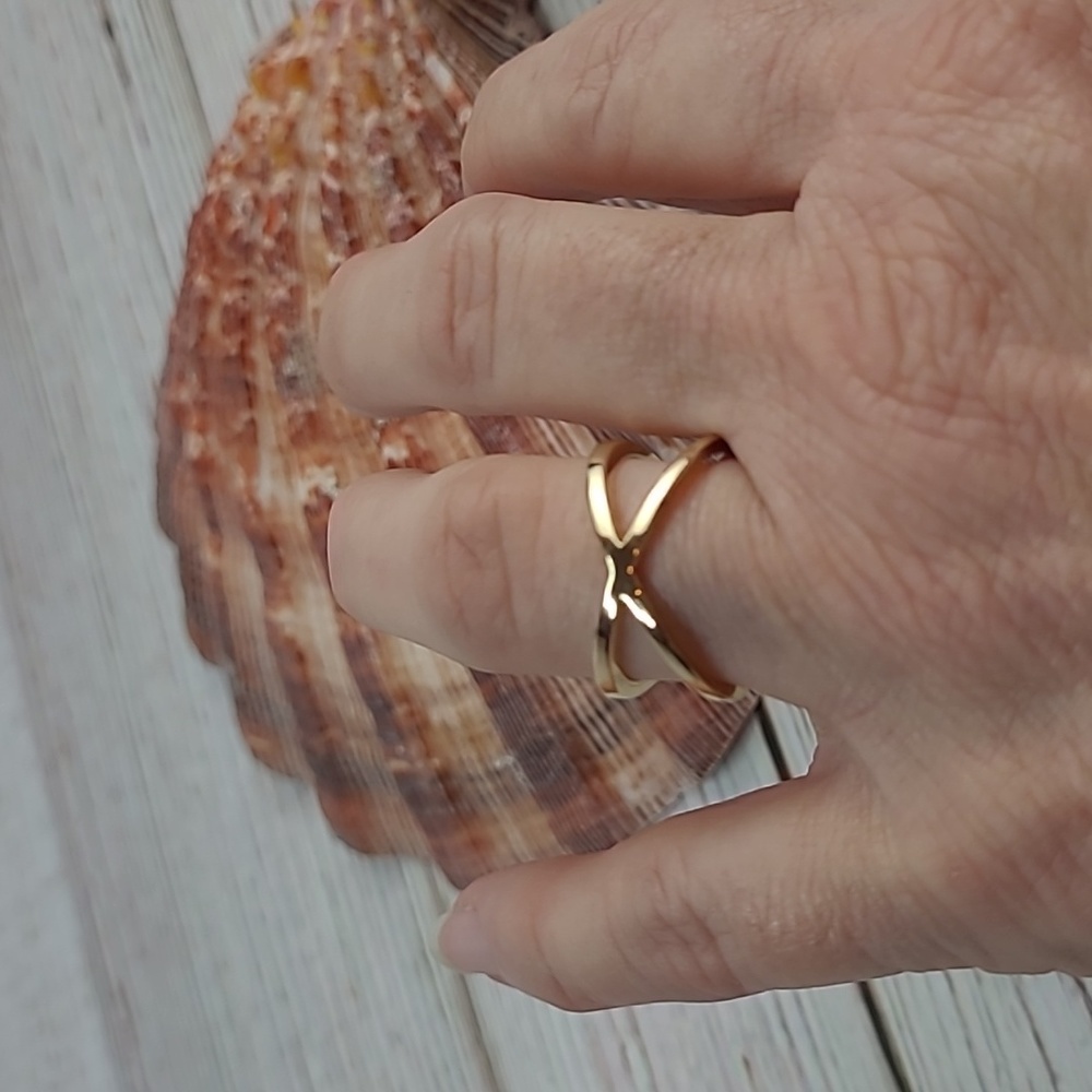 BUNDLE OF THREE FASHION RINGS - Picture 9 of 12